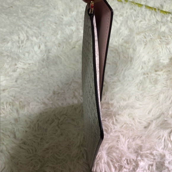 Wristlet Designer By Michael Kors Size: Large. - Picture 10 of 12